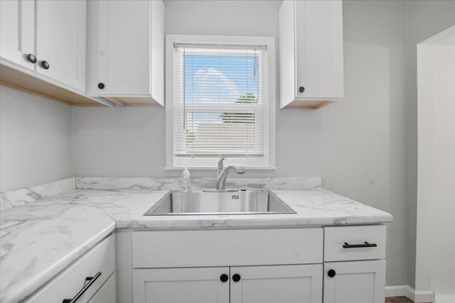 602 E End Avenue, Evansdale, IA 50707