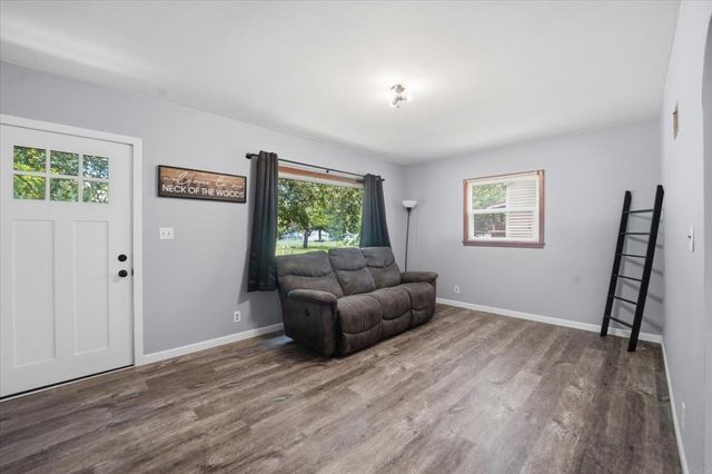 602 E End Avenue, Evansdale, IA 50707