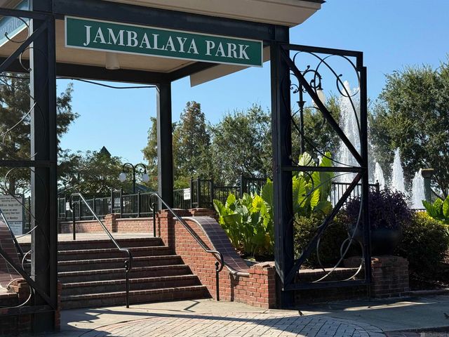 515 S Iberville Ave, Gonzales, LA 70737