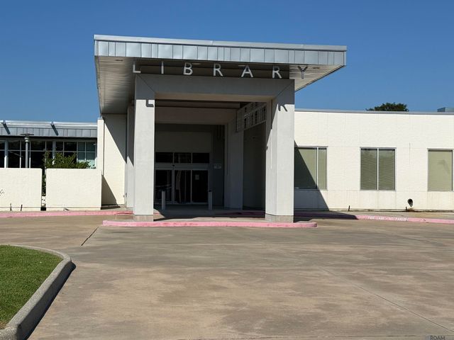 515 S Iberville Ave, Gonzales, LA 70737