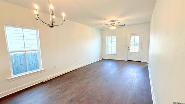 515 S Iberville Ave, Gonzales, LA 70737