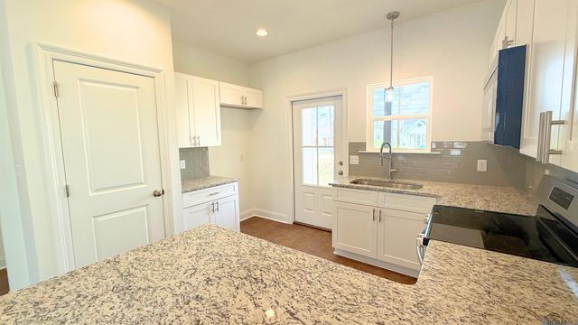 515 S Iberville Ave, Gonzales, LA 70737