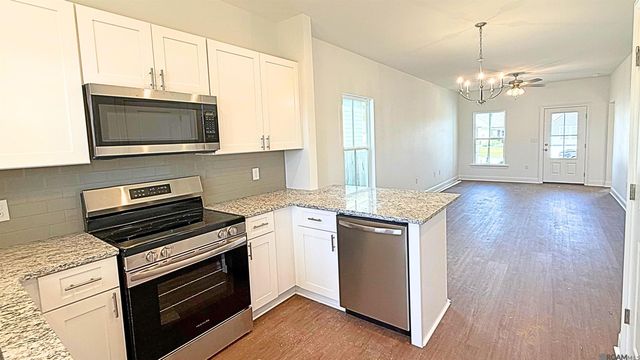 515 S Iberville Ave, Gonzales, LA 70737