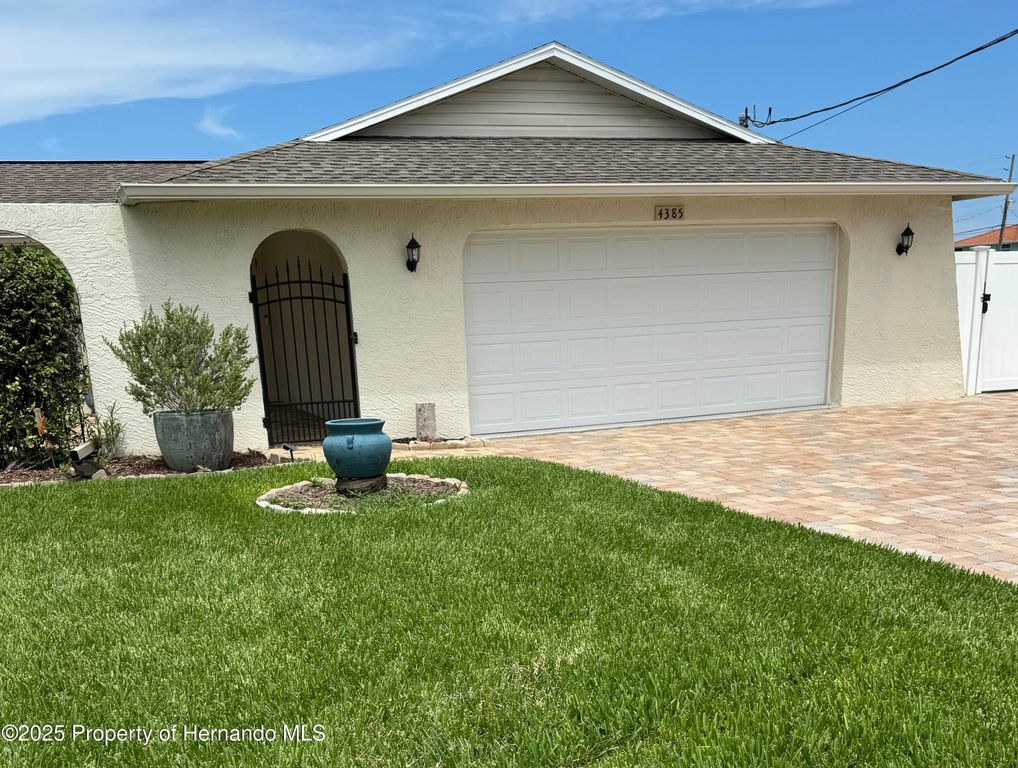 4385 7th Isle Drive, Hernando Beach, FL 34607