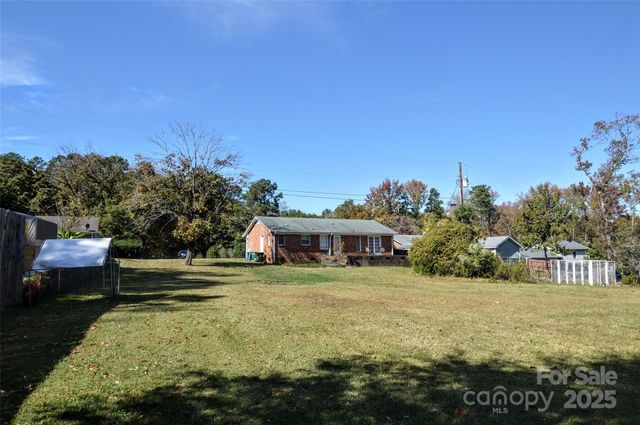 2446 Sam Newell Road, Matthews, NC 28104