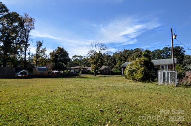 2446 Sam Newell Road, Matthews, NC 28104