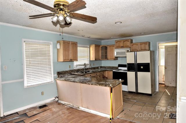 2446 Sam Newell Road, Matthews, NC 28104