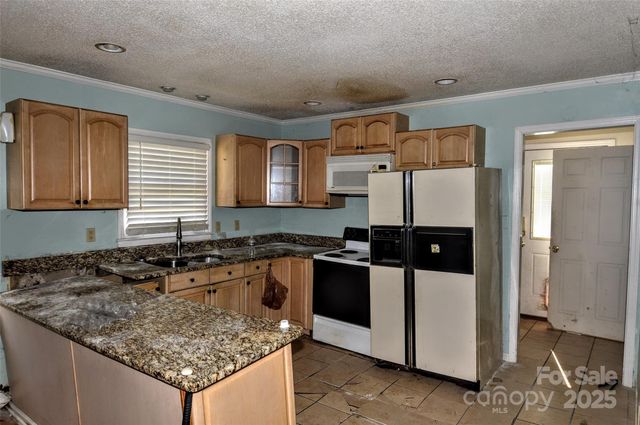 2446 Sam Newell Road, Matthews, NC 28104