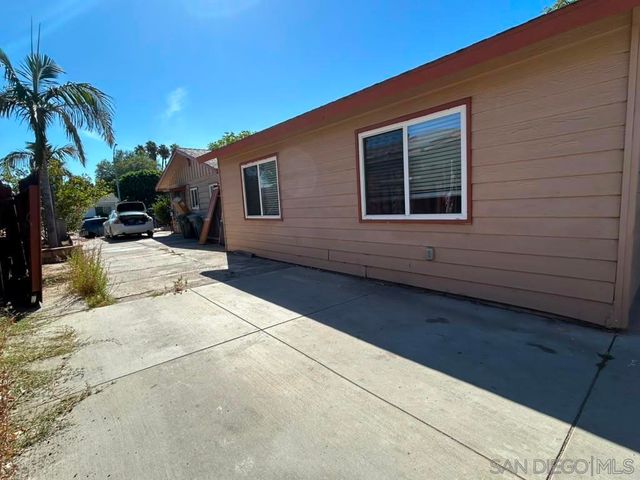 743 Park Pl, Escondido, CA 92025