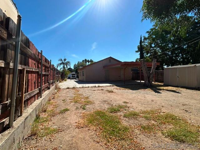743 Park Pl, Escondido, CA 92025