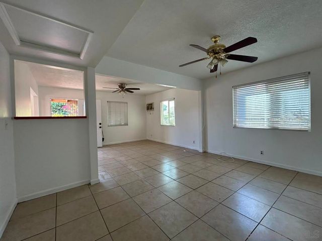 743 Park Pl, Escondido, CA 92025