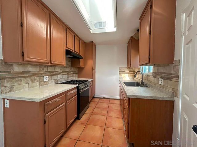 743 Park Pl, Escondido, CA 92025