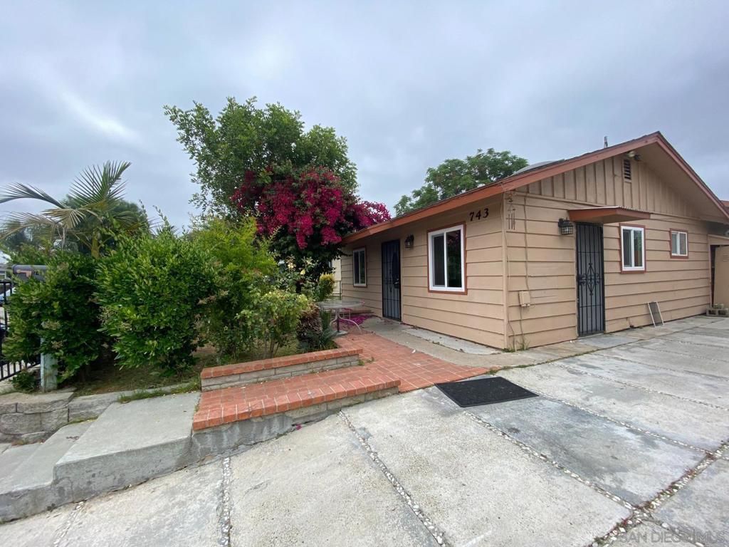 743 Park Pl, Escondido, CA 92025