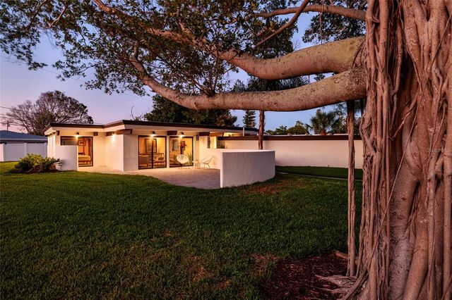 302 41ST AVENUE, St Pete Beach, FL 33706