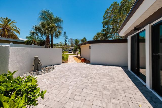 302 41ST AVENUE, St Pete Beach, FL 33706