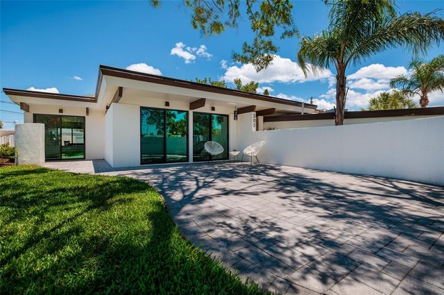 302 41ST AVENUE, St Pete Beach, FL 33706
