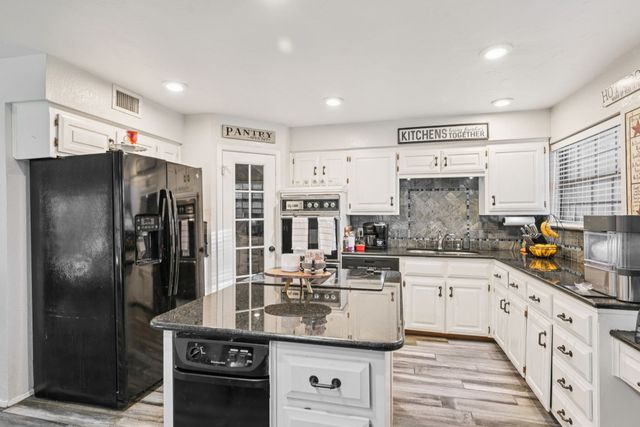 9140 Westwood Shores Drive, Fort Worth, TX 76179