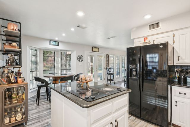 9140 Westwood Shores Drive, Fort Worth, TX 76179