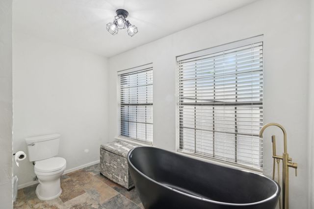 9140 Westwood Shores Drive, Fort Worth, TX 76179