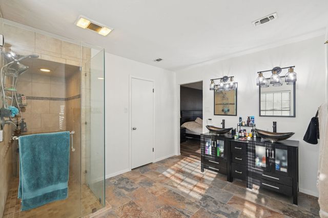 9140 Westwood Shores Drive, Fort Worth, TX 76179