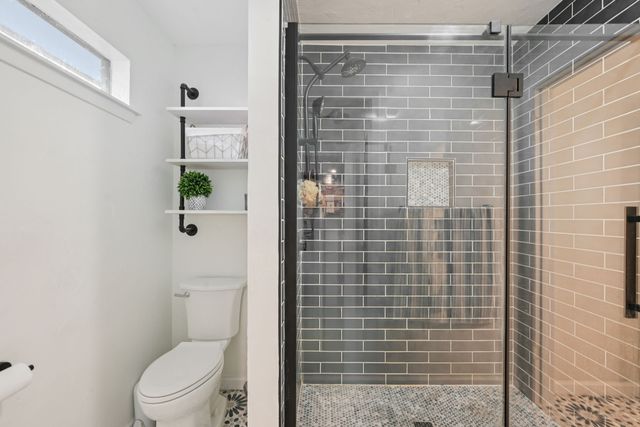 9140 Westwood Shores Drive, Fort Worth, TX 76179