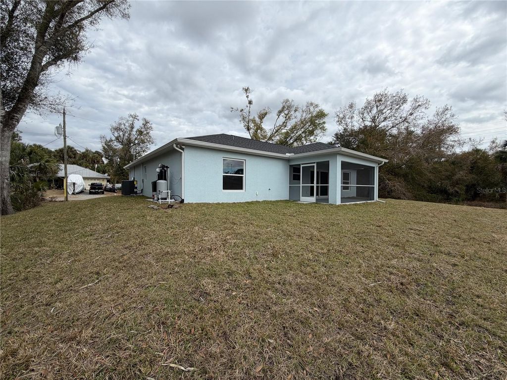 Image 38 of property listing at 1531 DUFFERIN AVENUE, North Port, FL 34286