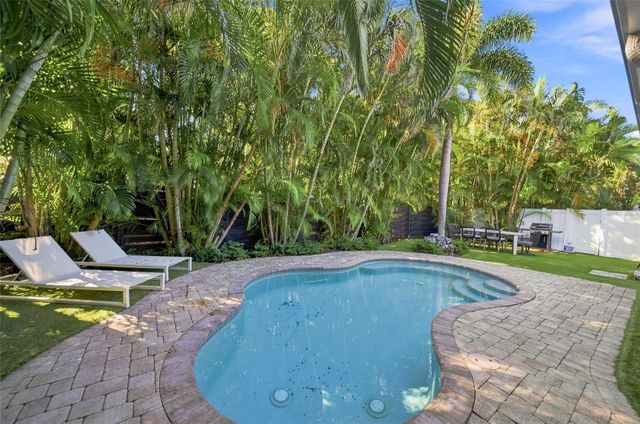 205 82ND STREET, Holmes Beach, FL 34217