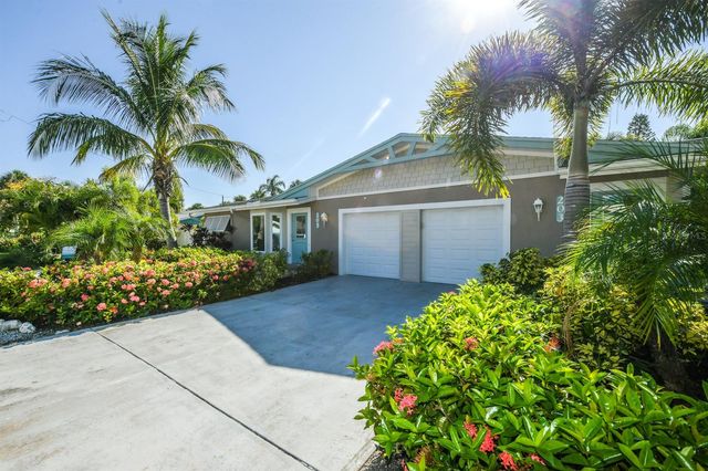 205 82ND STREET, Holmes Beach, FL 34217
