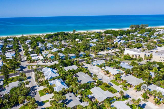 205 82ND STREET, Holmes Beach, FL 34217