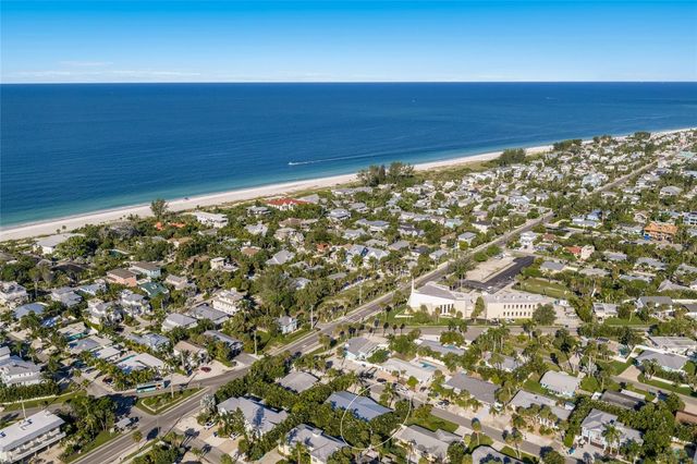 205 82ND STREET, Holmes Beach, FL 34217