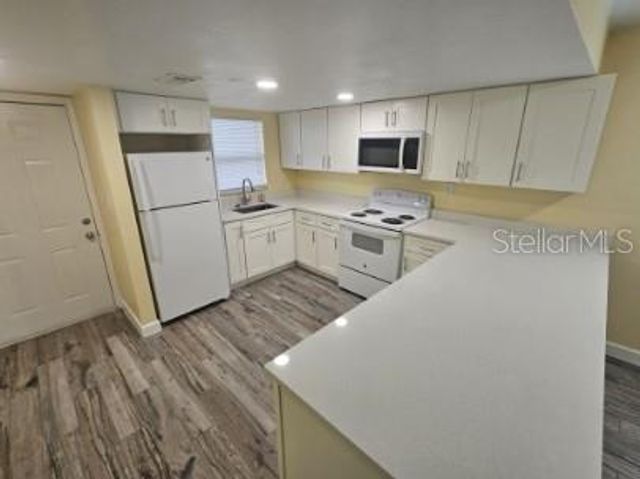 2035 ALPINE ROAD 6, Clearwater, FL 33755