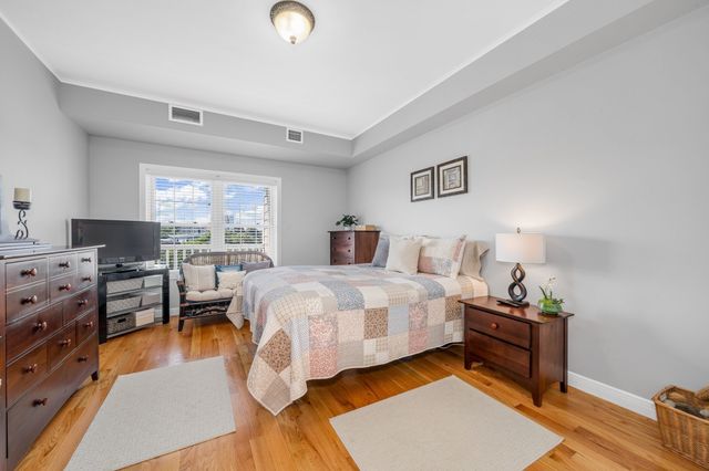 8 Walnut St 418, Peabody, MA 01960