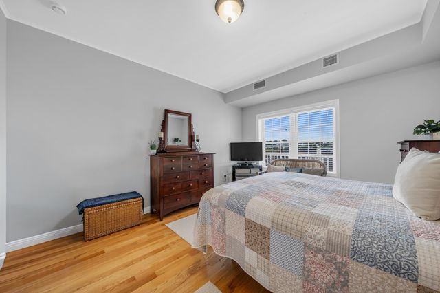 8 Walnut St 418, Peabody, MA 01960