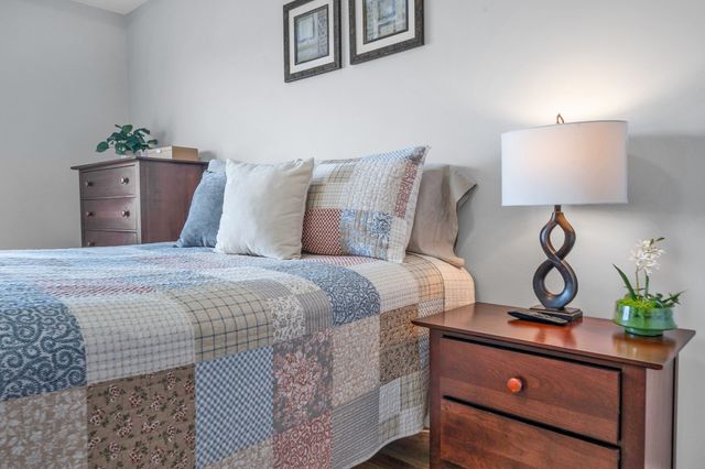 8 Walnut St 418, Peabody, MA 01960