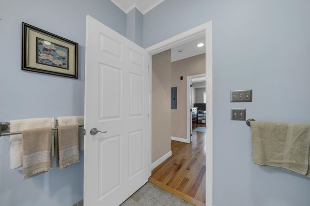 8 Walnut St 418, Peabody, MA 01960