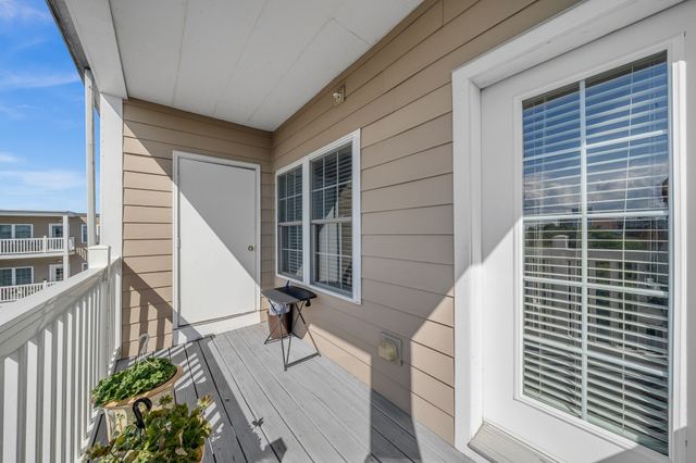 8 Walnut St 418, Peabody, MA 01960