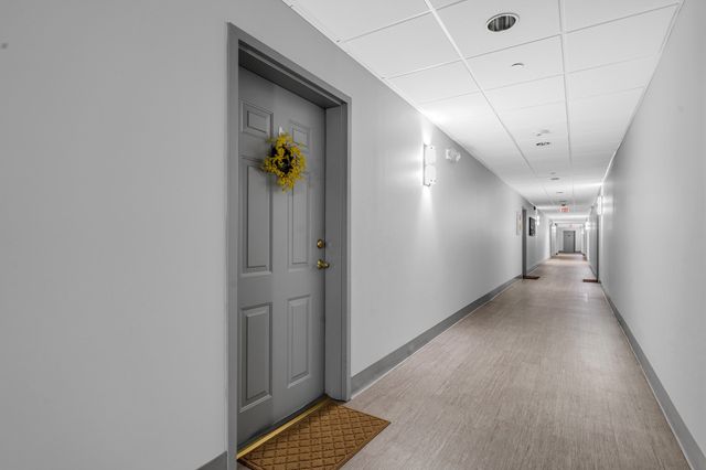8 Walnut St 418, Peabody, MA 01960