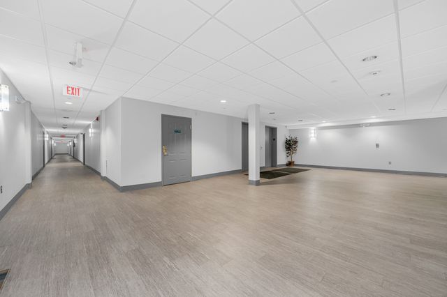 8 Walnut St 418, Peabody, MA 01960