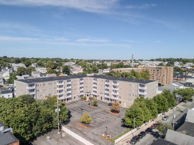 8 Walnut St 418, Peabody, MA 01960
