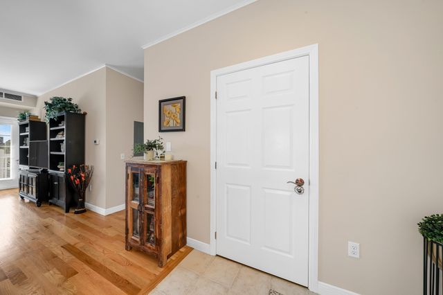 8 Walnut St 418, Peabody, MA 01960