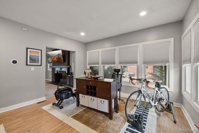 1925 Chicago Boulevard, Detroit, MI 48206