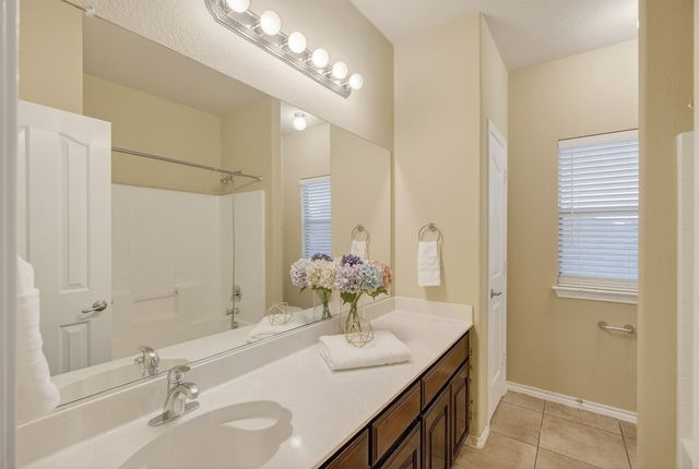 913 Poncho Lane, Fort Worth, TX 76052