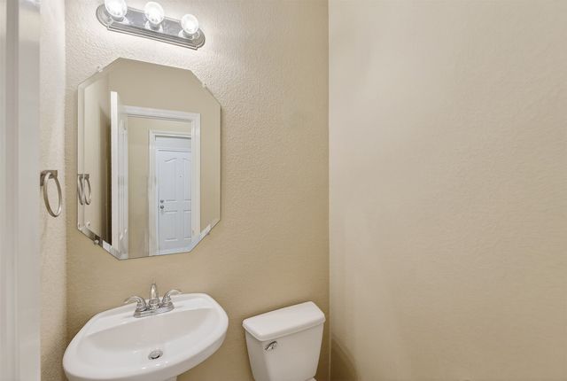 913 Poncho Lane, Fort Worth, TX 76052