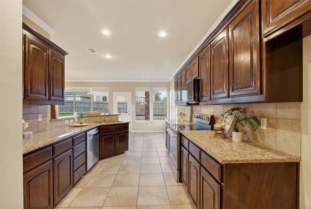 913 Poncho Lane, Fort Worth, TX 76052