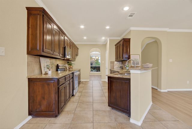 913 Poncho Lane, Fort Worth, TX 76052