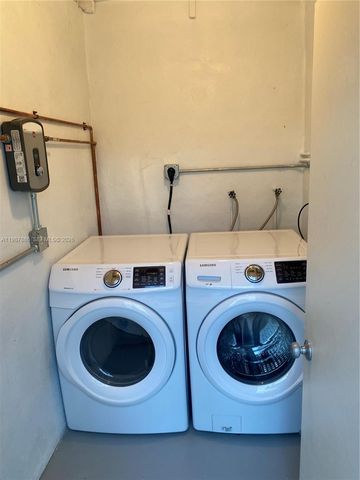 3751 SW 32nd Ct, West Park, FL 33023