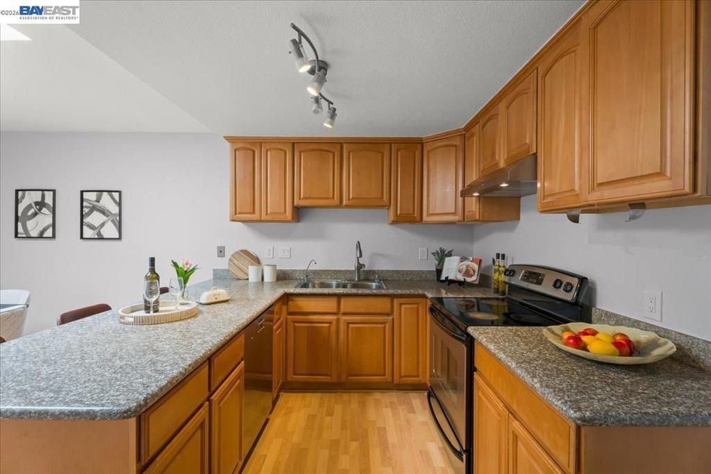 Image 9 of property listing at 2421 Corriea Way, Fremont, CA 94539