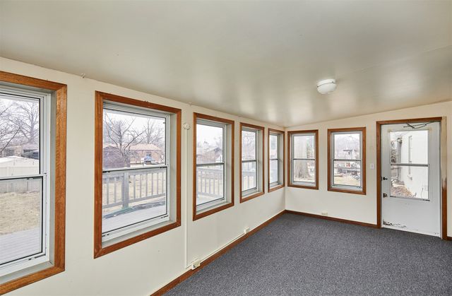 7114 Sunset Terrace, Windsor Heights, IA 50324