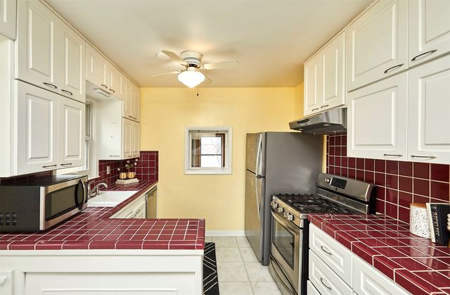 7114 Sunset Terrace, Windsor Heights, IA 50324