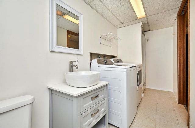 7114 Sunset Terrace, Windsor Heights, IA 50324